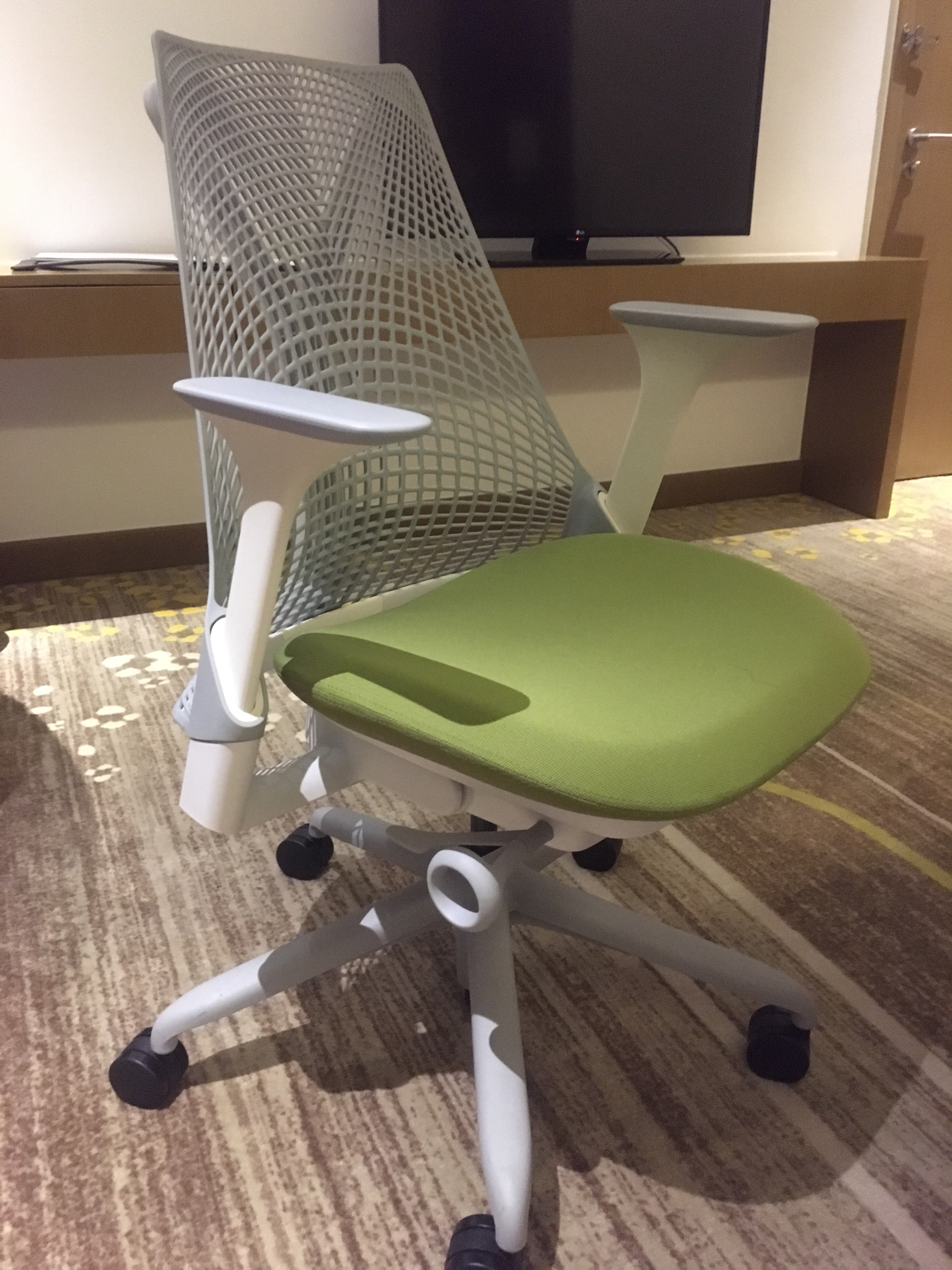 [Hilton]ˢʥشPKɽϣٻ԰vsϣٻ԰ûжԱȾû˺