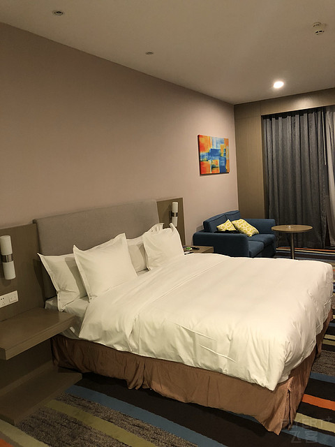 【过夜赶机】广州白云机场智选假日酒店