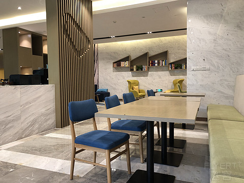 【过夜赶机】广州白云机场智选假日酒店