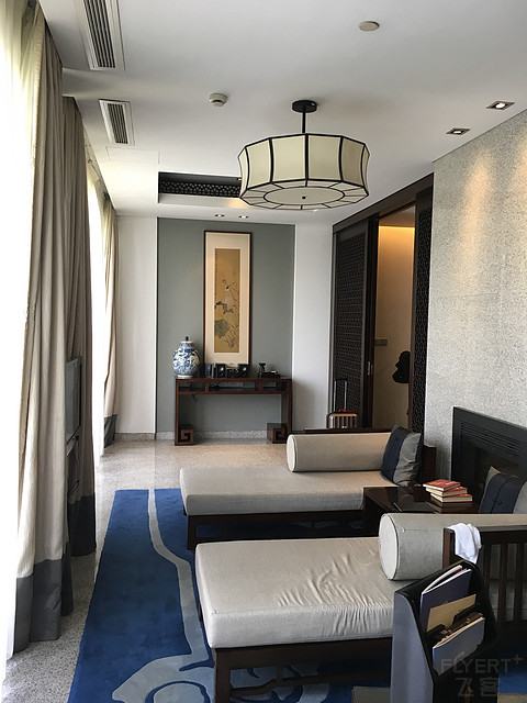 杨柳依依，流水潺潺，蛙聒鸟鸣，悠然入眠。西溪悦榕庄小住。