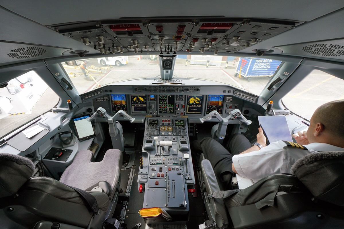 רҵϵУ B767-332ER ͼ - ׶