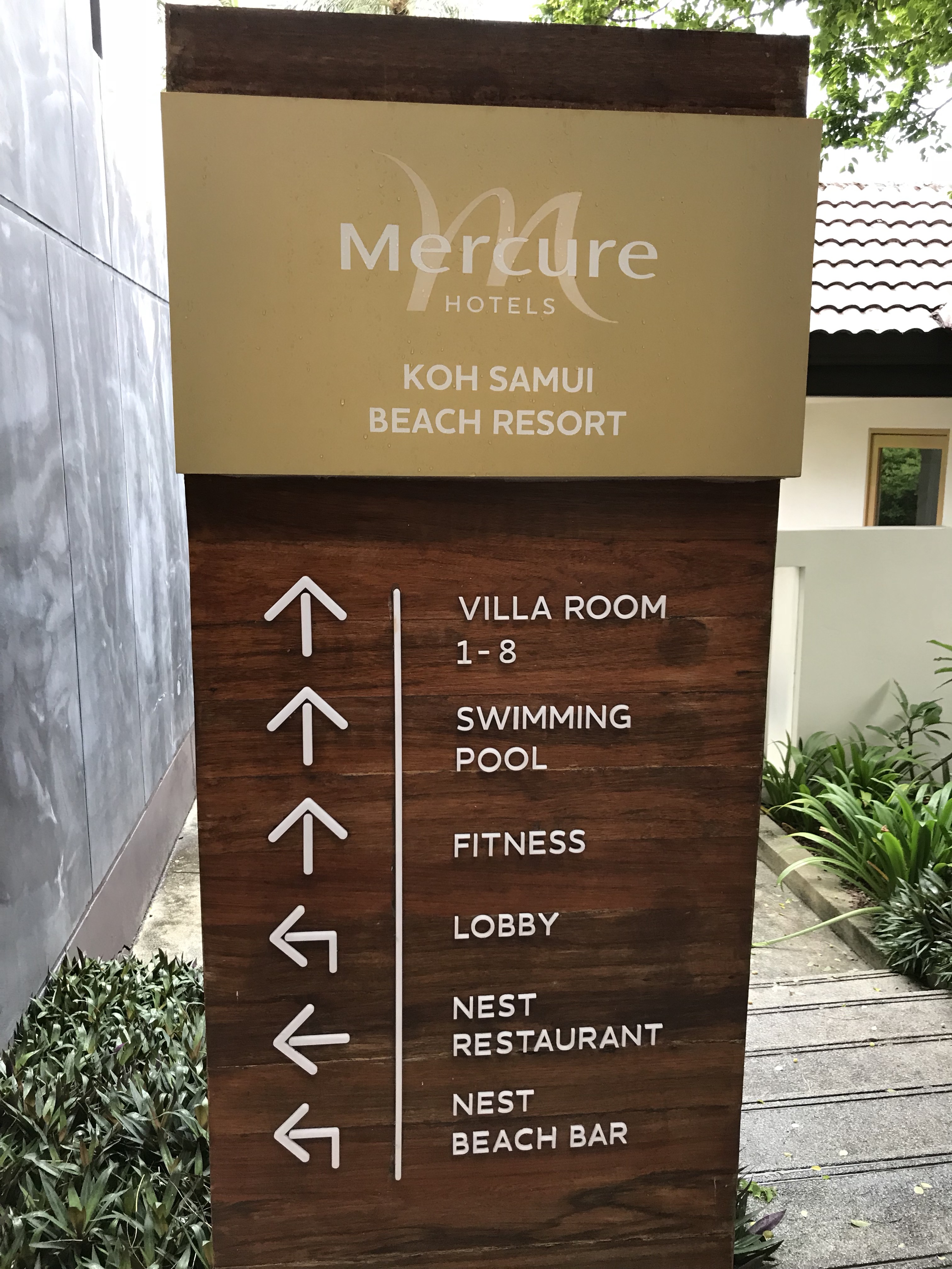 ÷ Mercure beach resort 