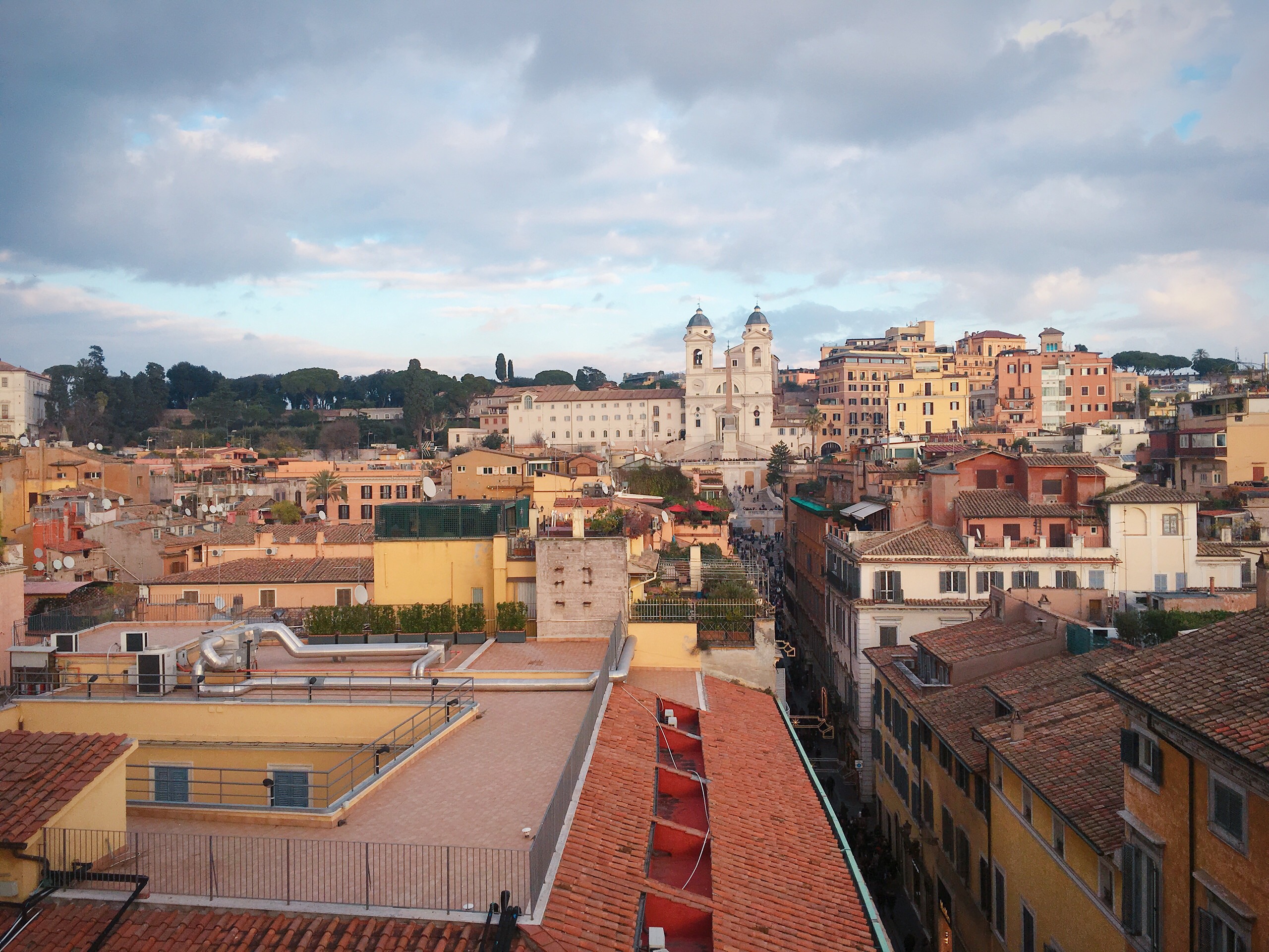 ׷: Ƶ || Portrait Rome