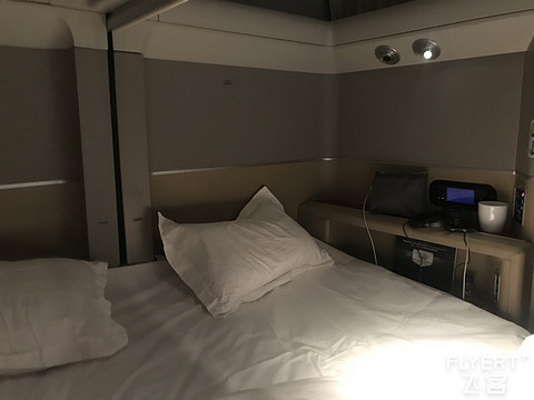 大概是双人床：LAX-PVG东航U舱位评测