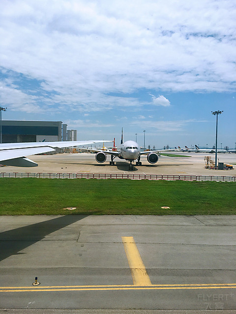 我爱世界杯-战斗民族俄航Aeroflot 777经济舱体验