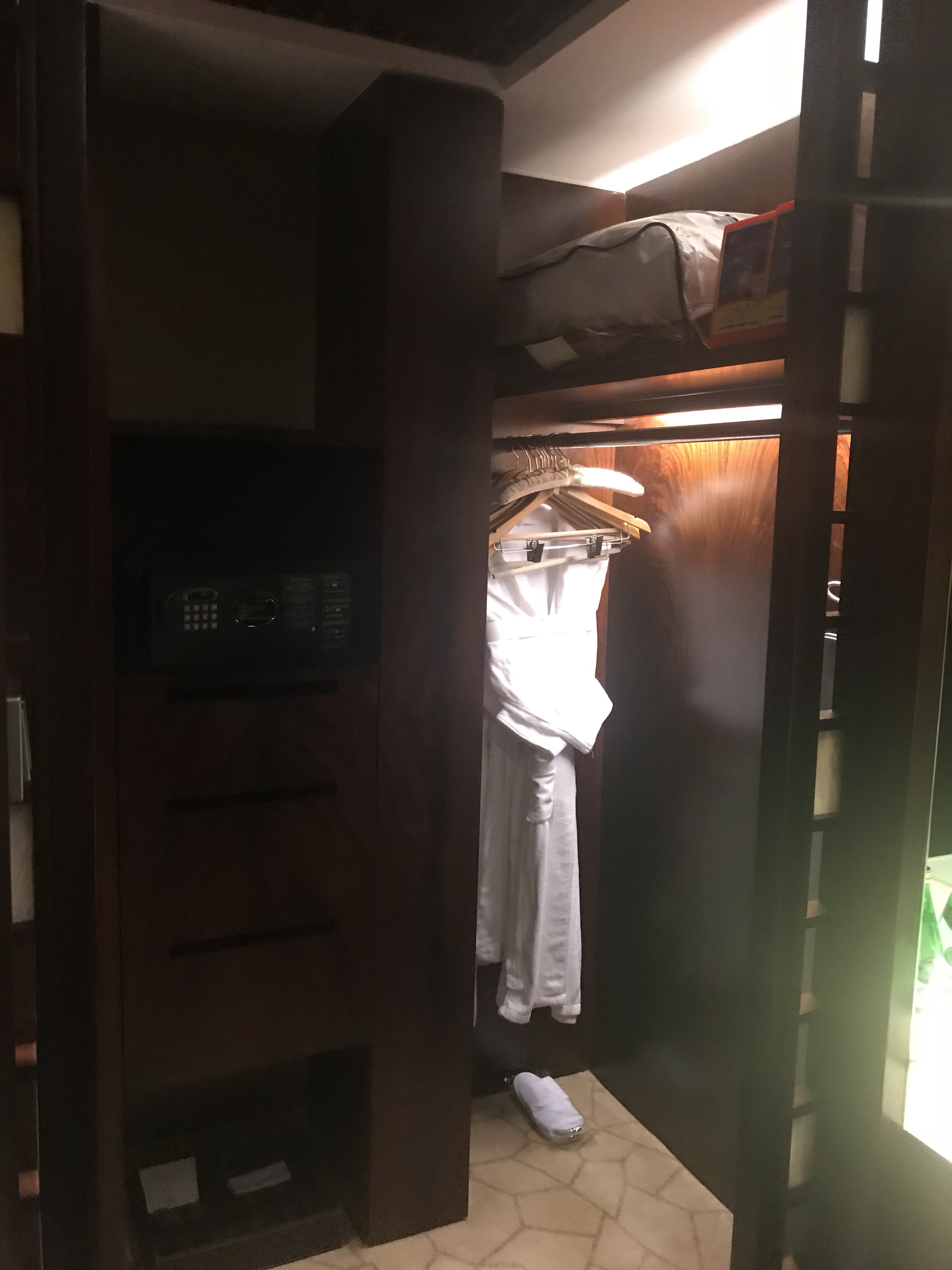 飬ĩס