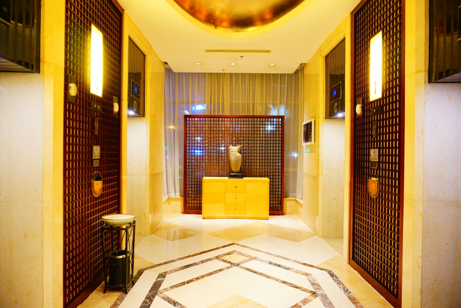 쳤վƵ꡽Holiday Inn