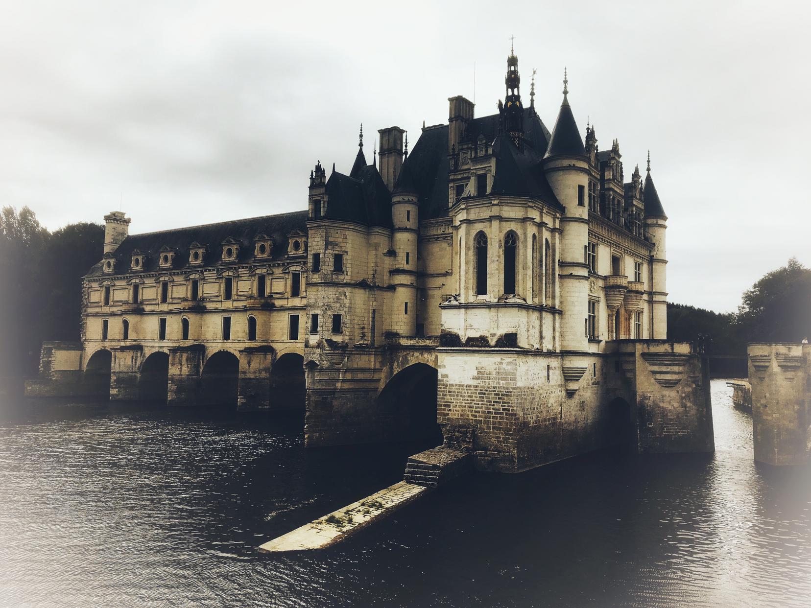 ǱƵꡪ¬ߺӹȰ˹ǱChateau de Amboise