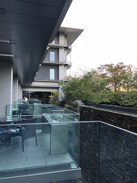 鸭川河畔望东山-京都丽思卡尔顿酒店