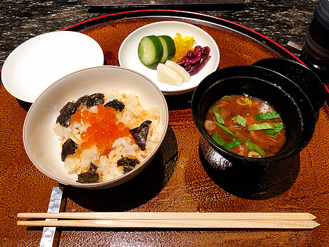 鸭川河畔望东山-京都丽思卡尔顿酒店