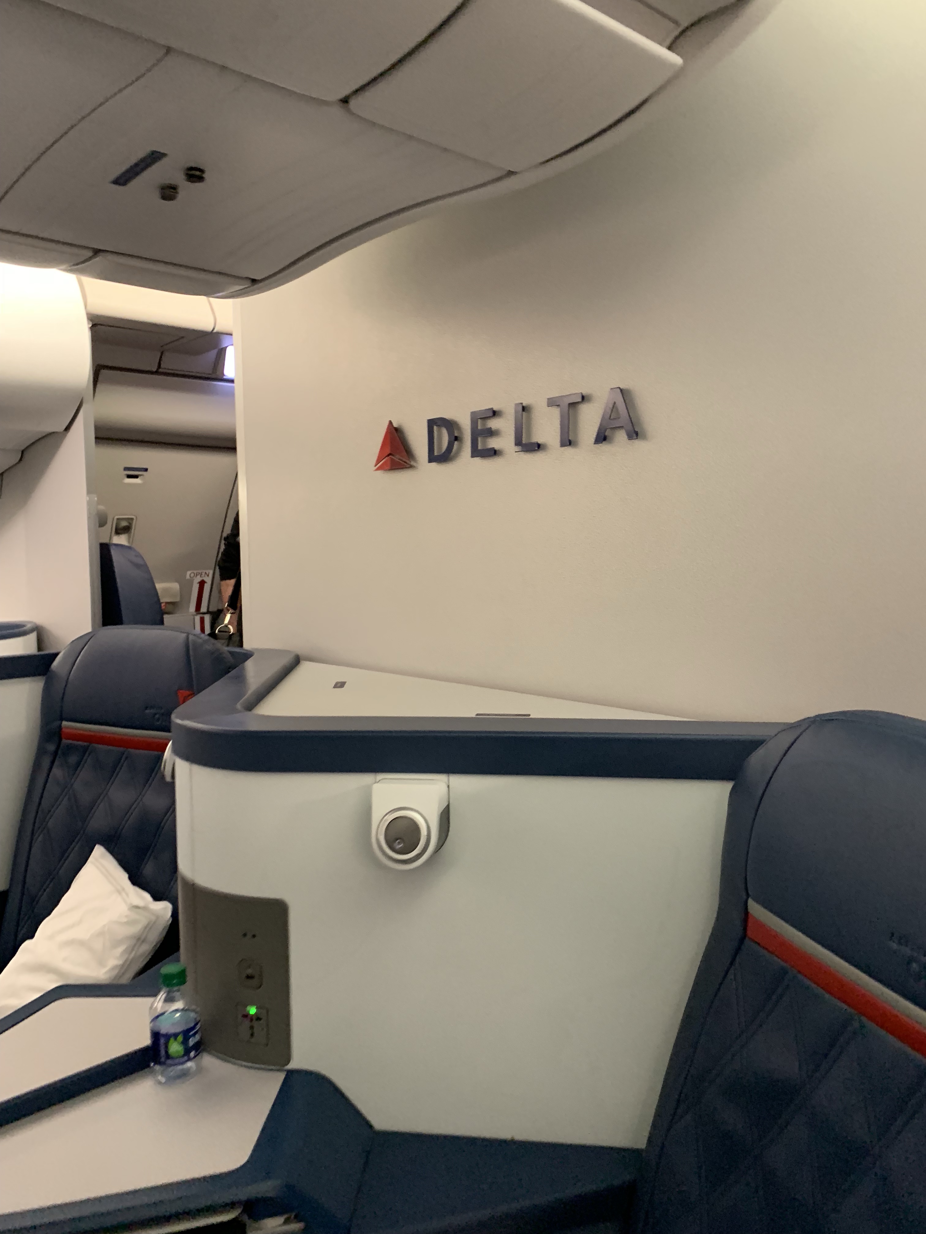 deltaŰ LAX - ATL - HAV