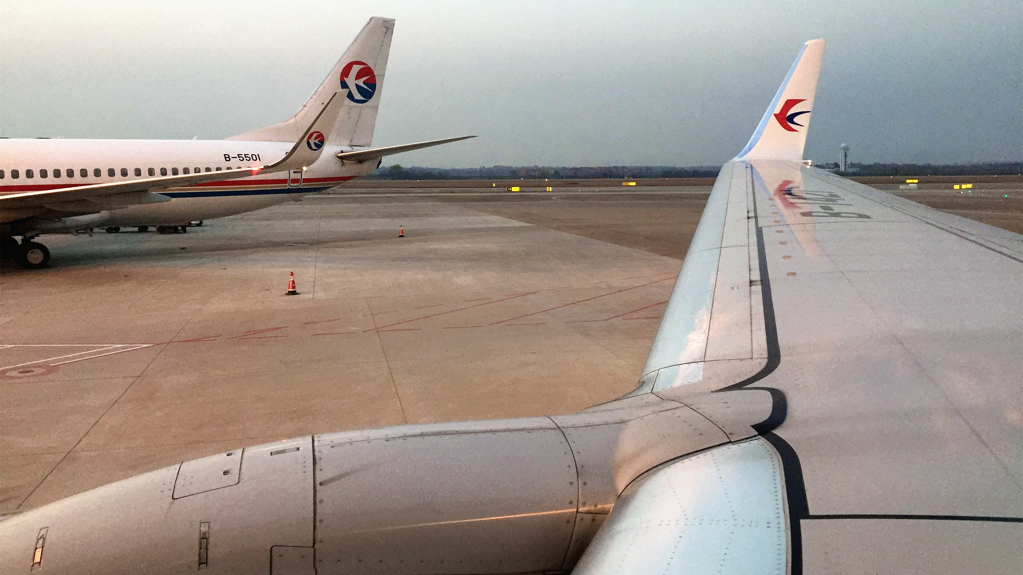 μǡB-1421·ɻ+CZ3140龭ò+PEK̨Ļ