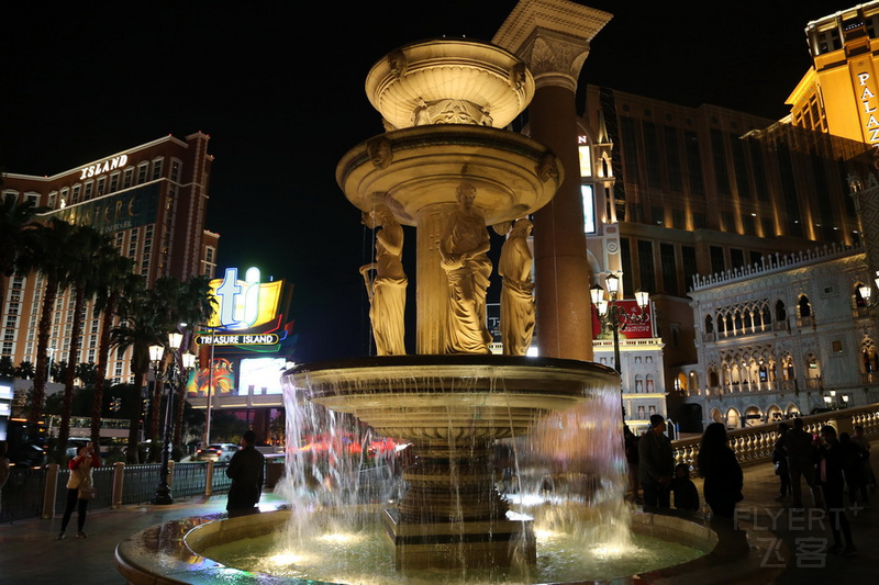 Nevada--Las Vegas The Venetian Las Vegas Exterior at Night (4).JPG