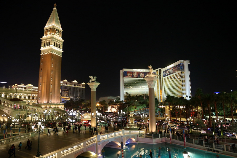 Nevada--Las Vegas The Venetian Las Vegas Exterior at Night (13).JPG