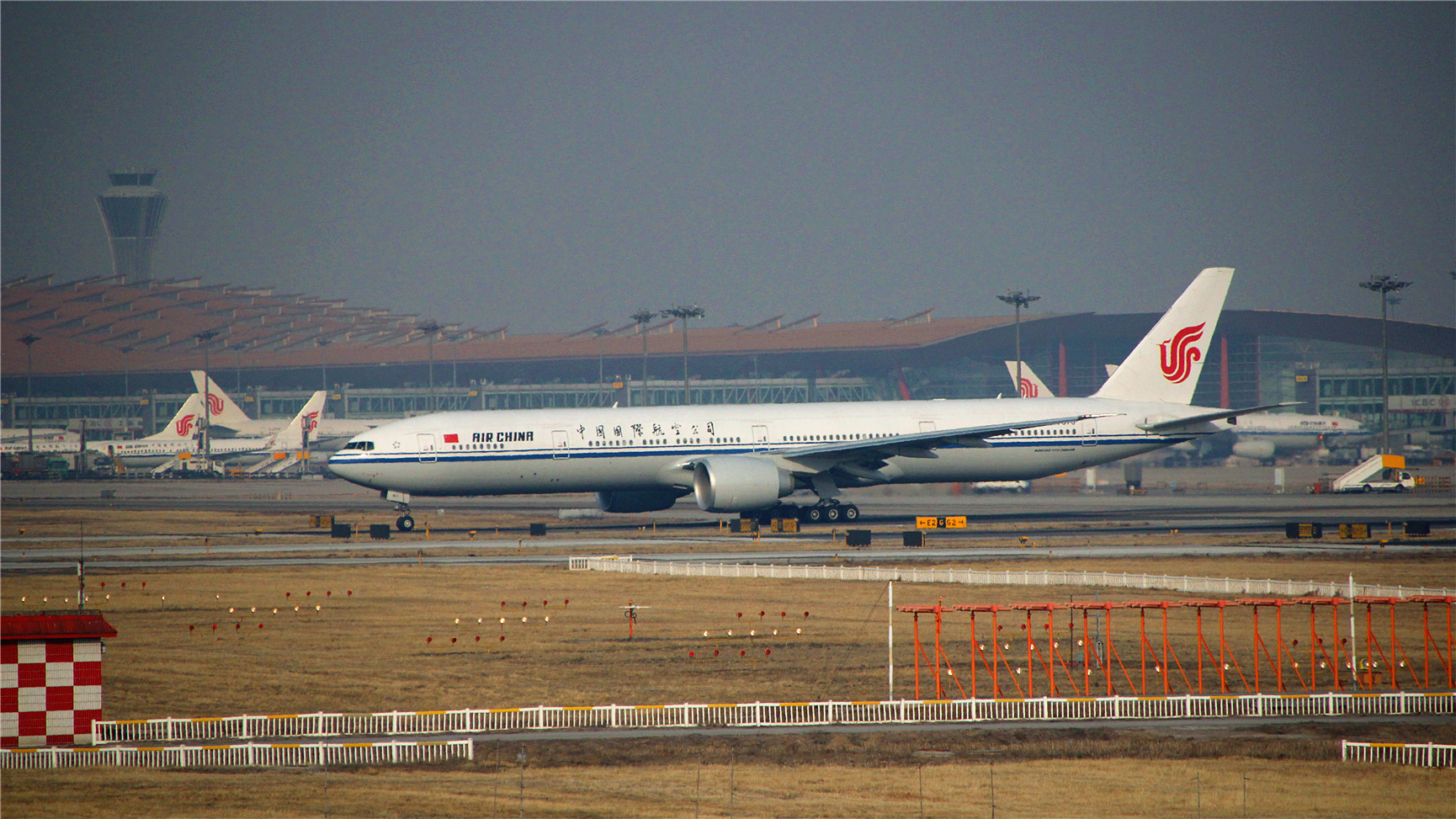 μǡB-1421·ɻ+CZ3140龭ò+PEK̨Ļ