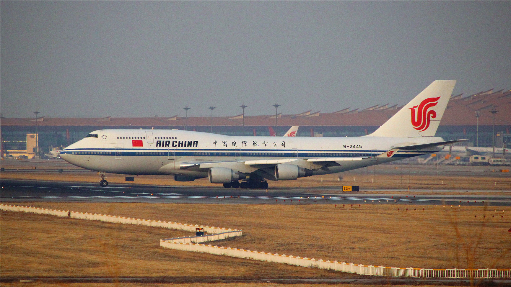 μǡB-1421·ɻ+CZ3140龭ò+PEK̨Ļ