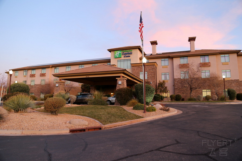 Utah--Holiday Inn Express and Suite St George North Zion NP Exterior.JPG