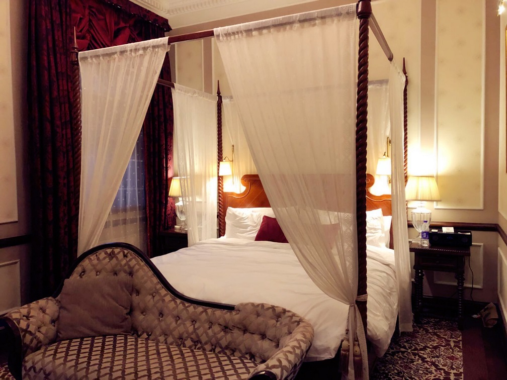 The Astor Hotel, һʱ䵹ľƵ, ˳ºѡ