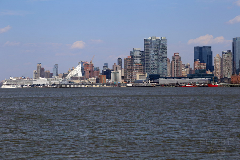 Hudson Riverwalk (1).JPG