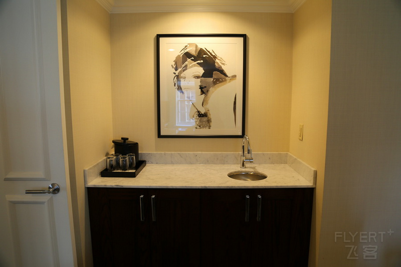 The Mayflower Hotel Autograph Collection Suite (10).JPG