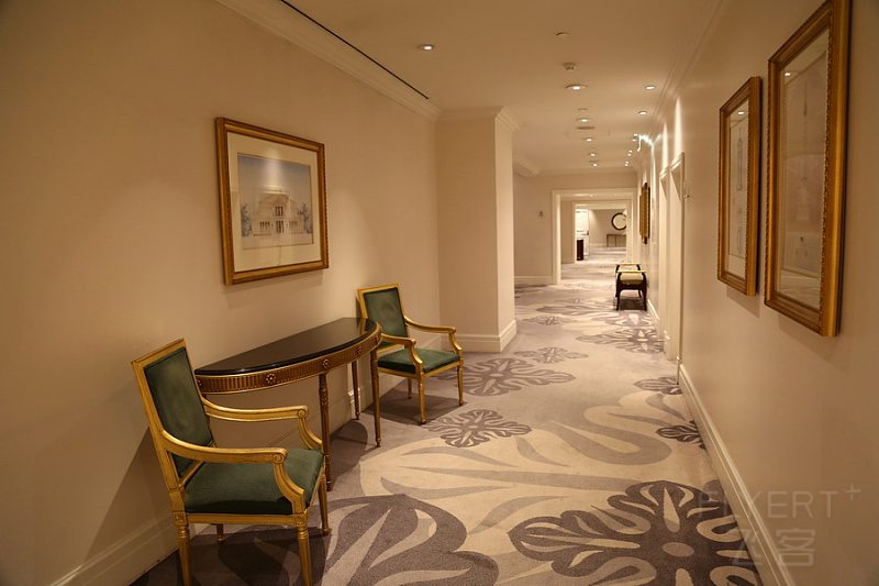 Lisbon--Lisbon Marriott Hotel Hallway (3).JPG