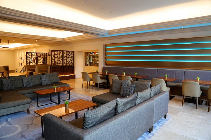Lisbon--Lisbon Marriott Hotel Lobby (7).JPG