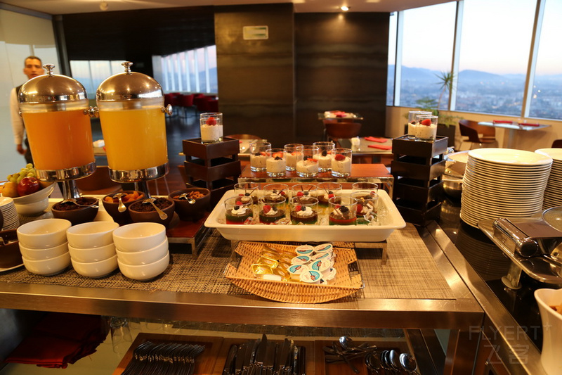 Mexico City--Hilton Mexico City Reforma Executive Lounge Breakfast (1).JPG