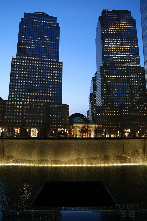 New York--Downtown and Wall Street 9.11 Memorial (27).JPG