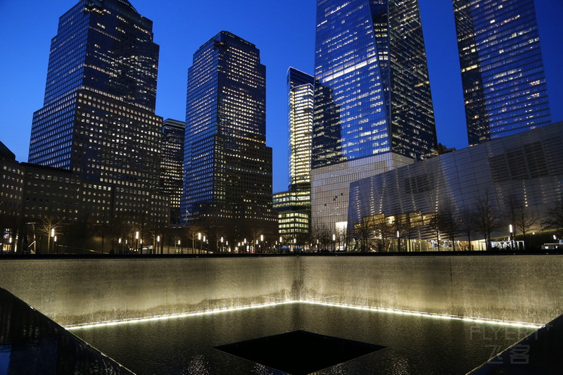 New York--Downtown and Wall Street 9.11 Memorial (32).JPG