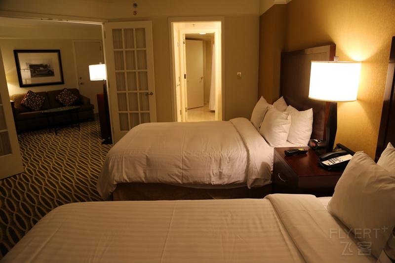 Washington Dulles Marriott Suites Guestroom (6).JPG