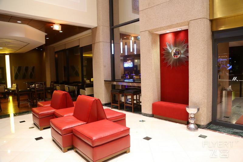 Washington Dulles Marriott Suites Lobby (5).JPG