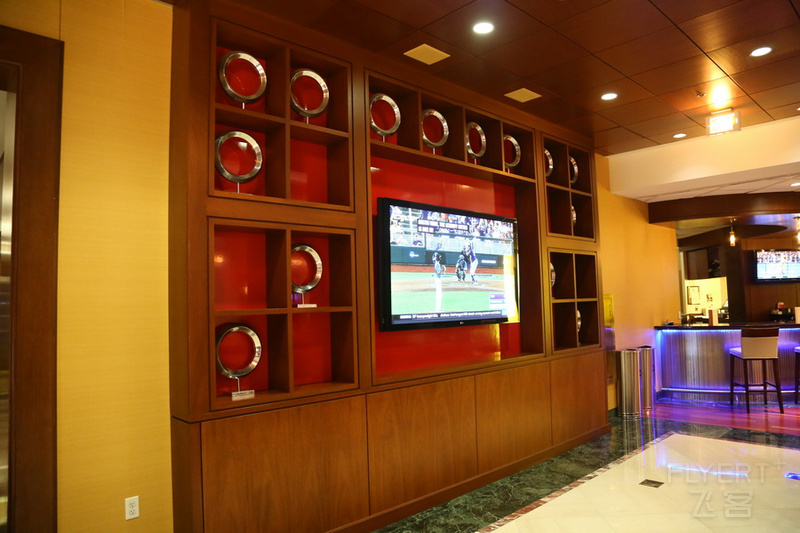 Washington Dulles Marriott Suites Lobby (8).JPG