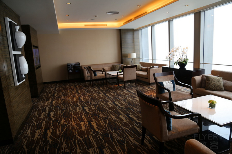 Shijiazhuang--Hilton Shijiazhuang Club Lounge (1).JPG