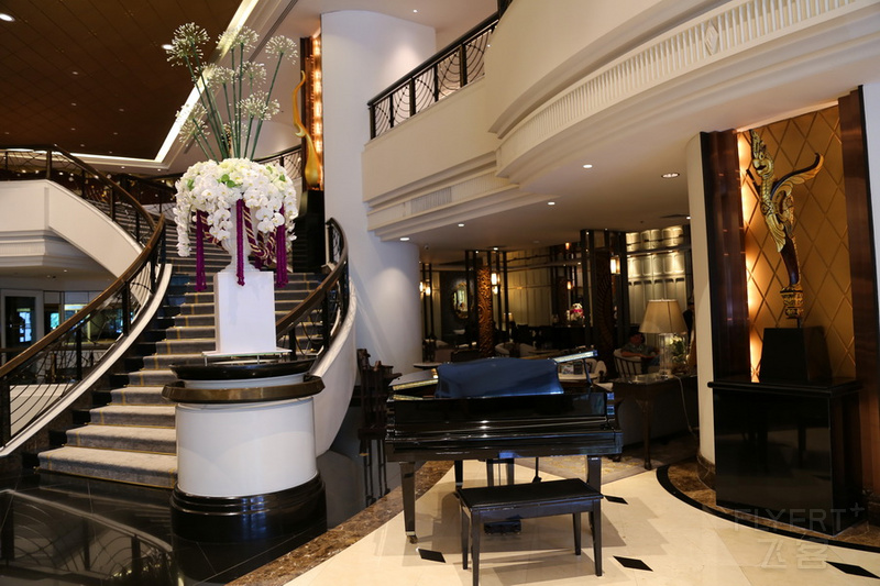 Bangkok--The Athenee Hotel a Luxury Collection Hotel Lobby (5).JPG
