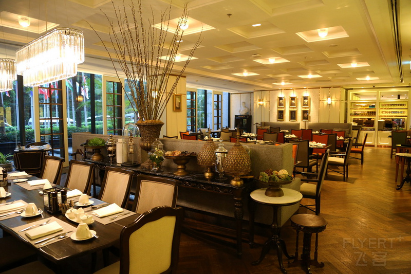 Bangkok--The Athenee Hotel a Luxury Collection Hotel Lobby Restaurant  (1).JPG