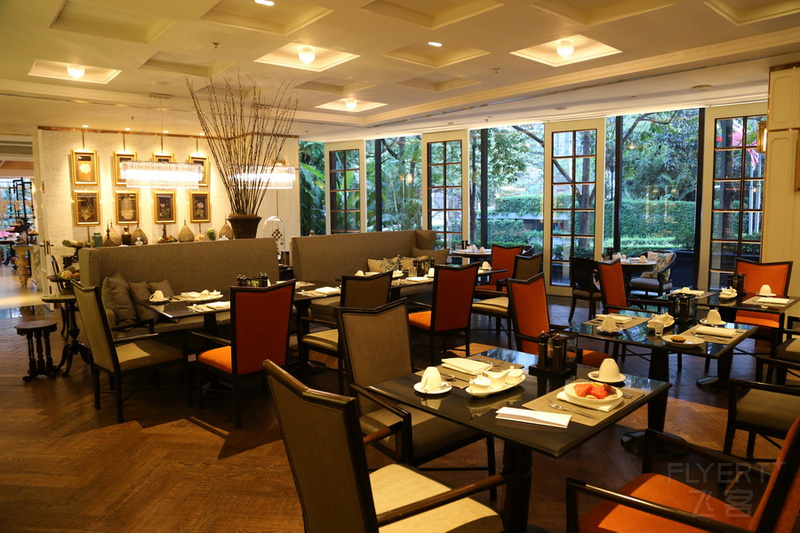 Bangkok--The Athenee Hotel a Luxury Collection Hotel Lobby Restaurant  (2).JPG