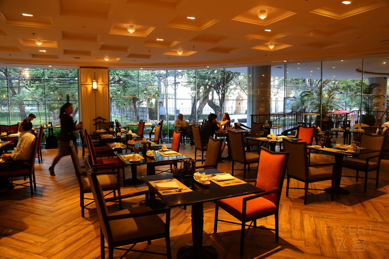 Bangkok--The Athenee Hotel a Luxury Collection Hotel Lobby Restaurant  (7).JPG