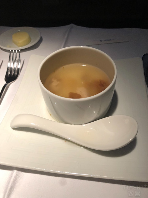 第88次东航飞行 MU717 ORD-PVG 有感