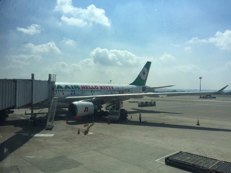 EVA AIR ~ HELLO KITTYʻ