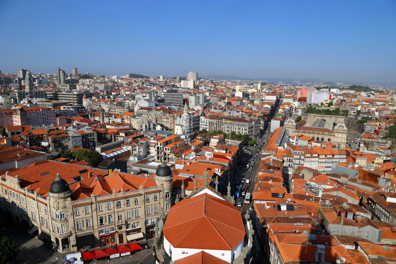 Porto--Igreja e Torre dos Clerigos Overview (1).JPG