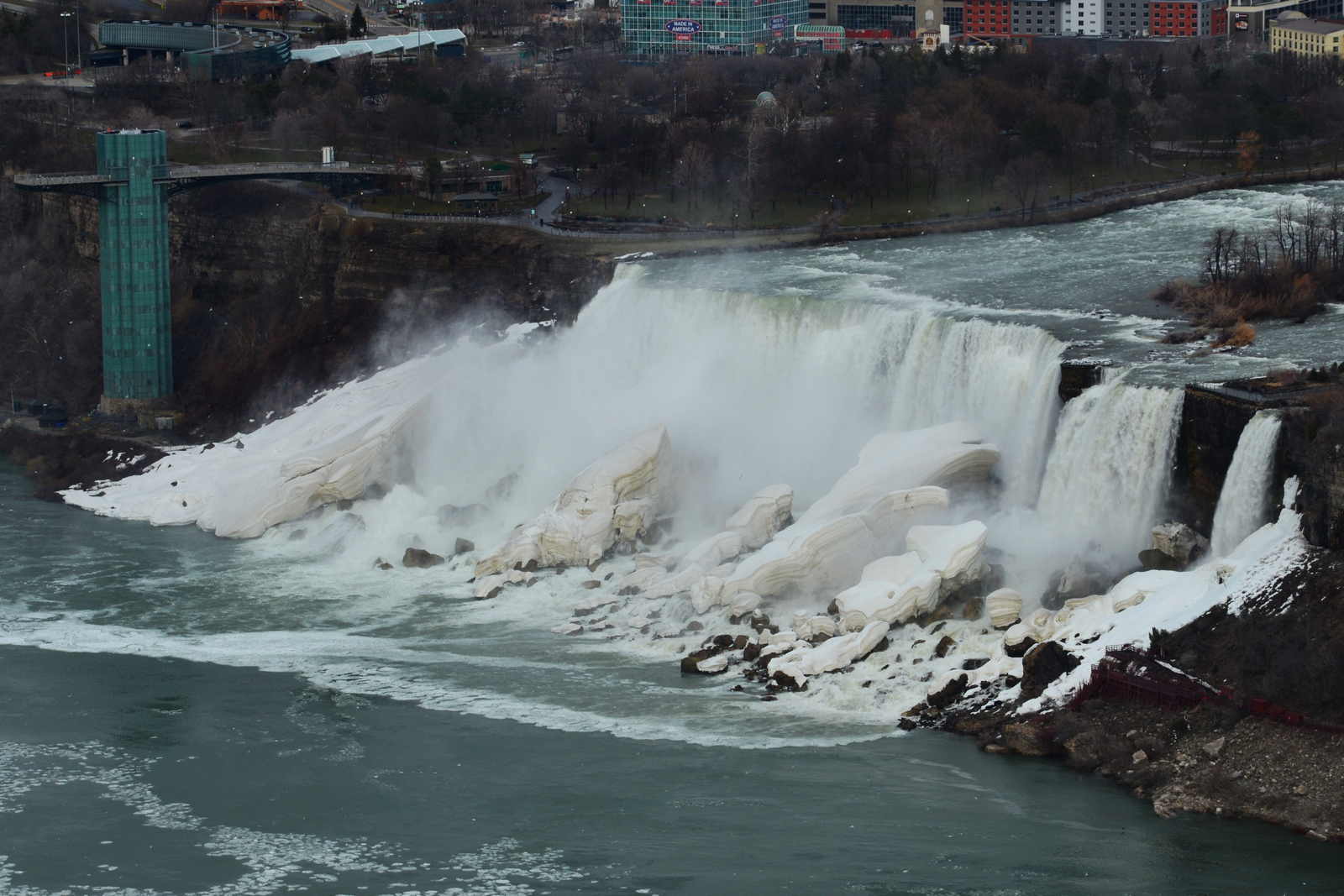 羰߶ -- Embassy Suites Niagara Falls Ǽٲʹ׷Ƶ