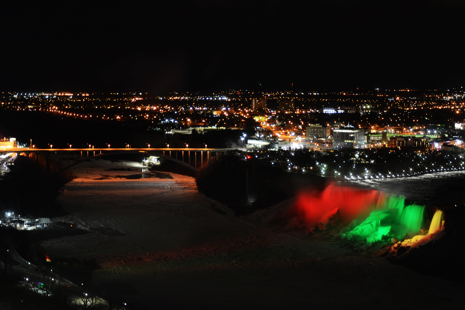 羰߶ -- Embassy Suites Niagara Falls Ǽٲʹ׷Ƶ