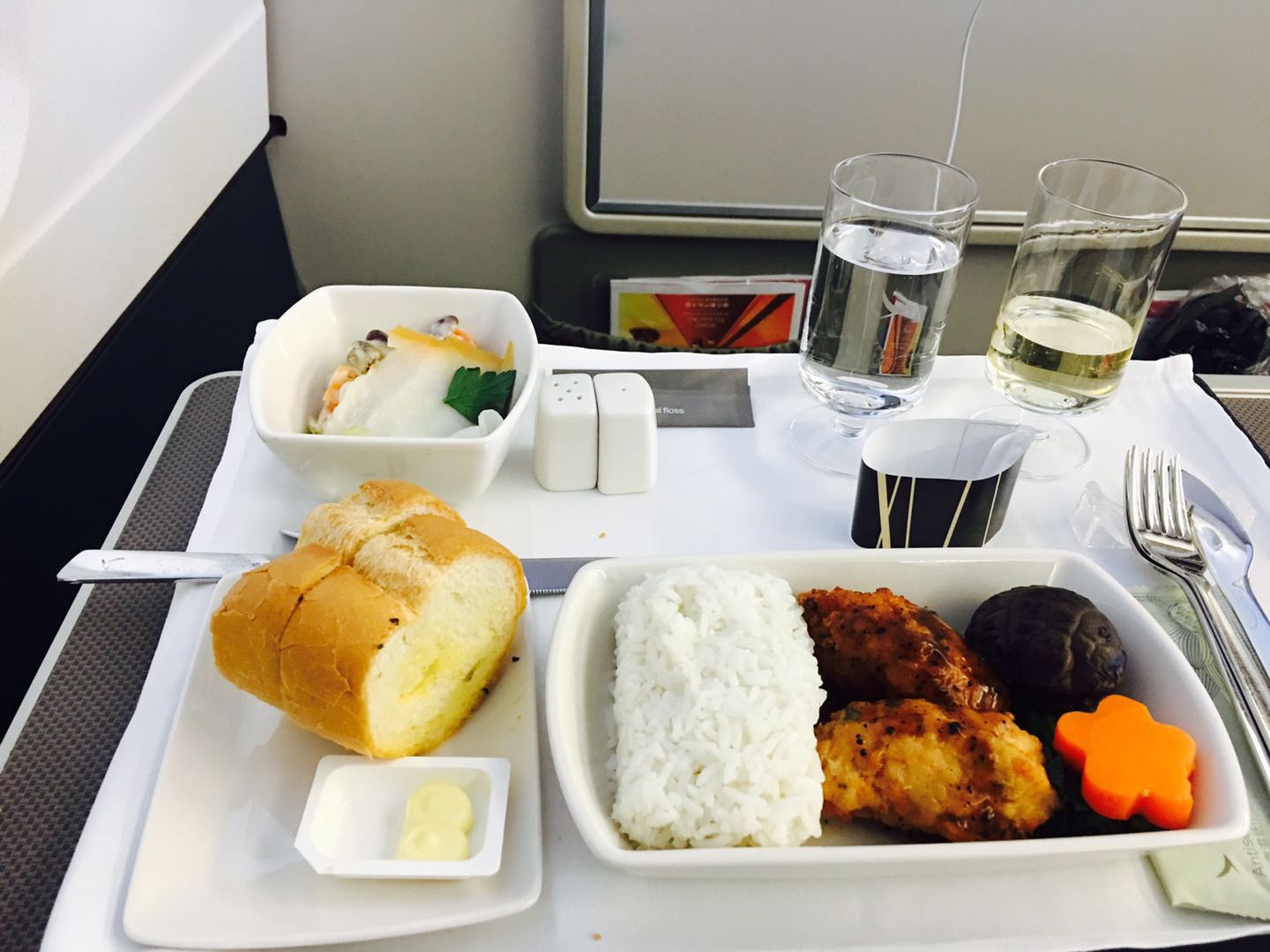 ̩ CX549 HND-HKG ͷȲ & KA810  HKG-NKG գThe Deck