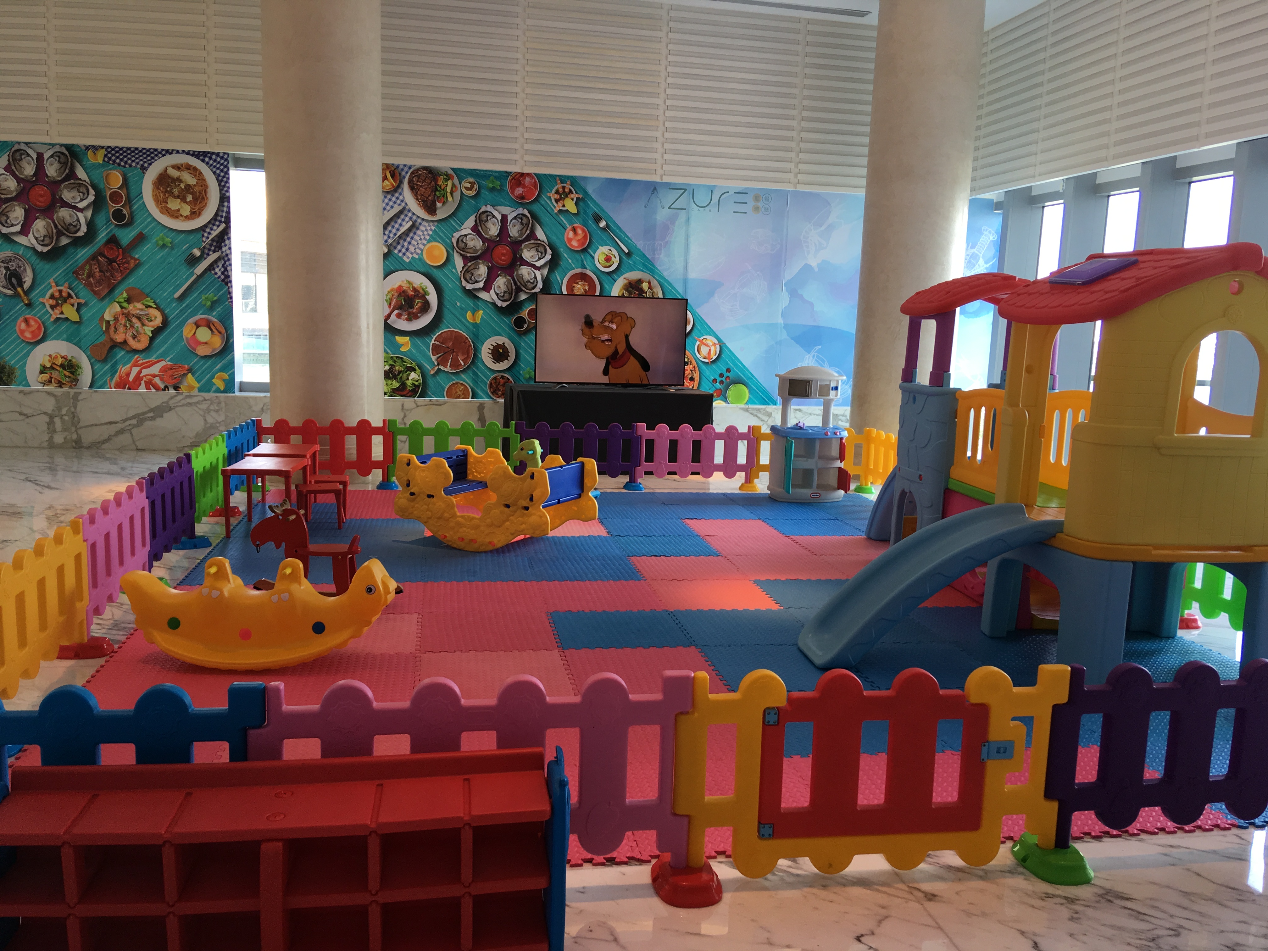 Crowne Plazaס