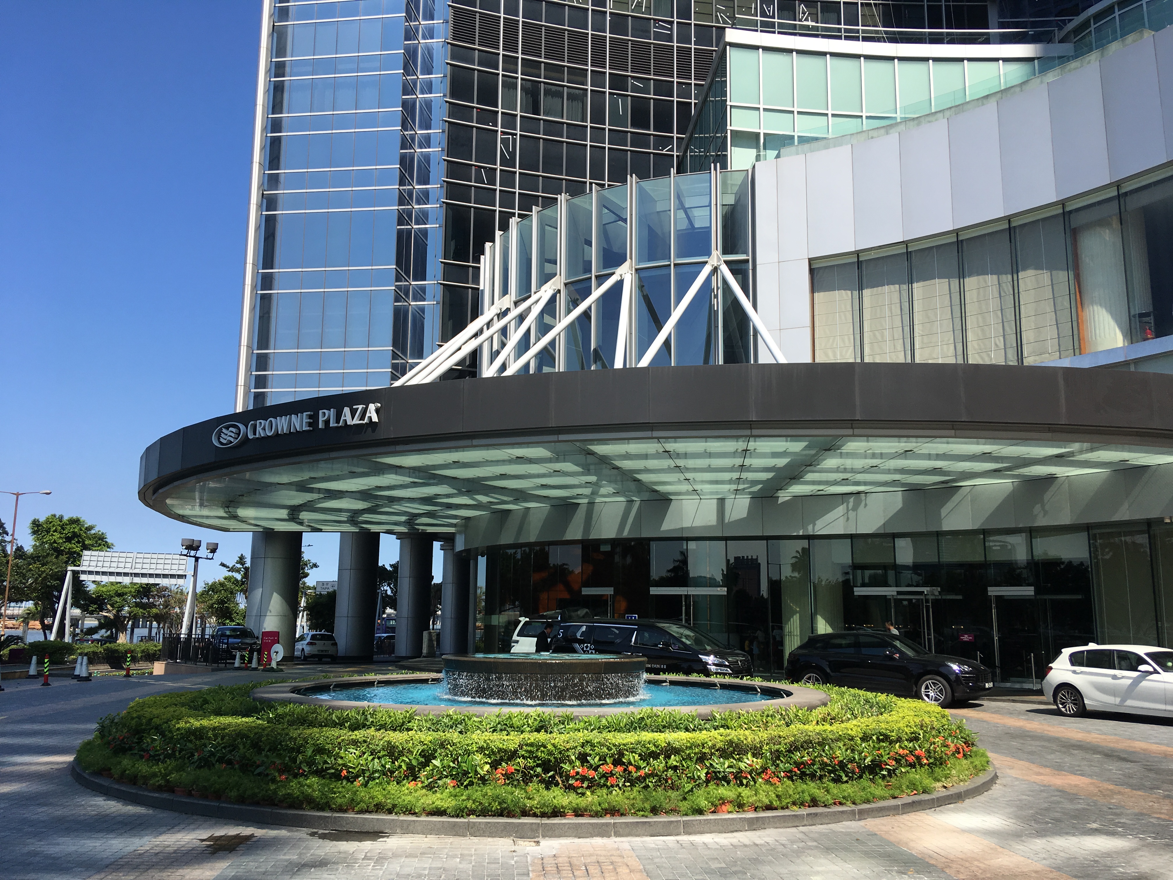 Crowne Plazaס