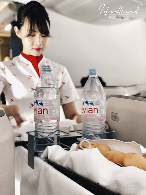【国泰351商业首航·飞客的自嗨】7月1日CX474 HKG-TPE全记录（附7月The Pier头等餐食）