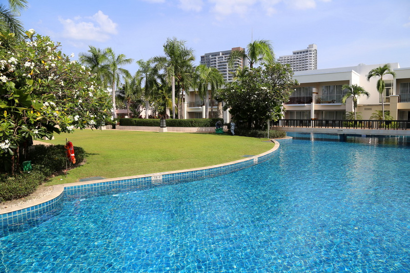 Hua Hin--Sheraton Hua Hin Resort & Spa Pools (2).JPG