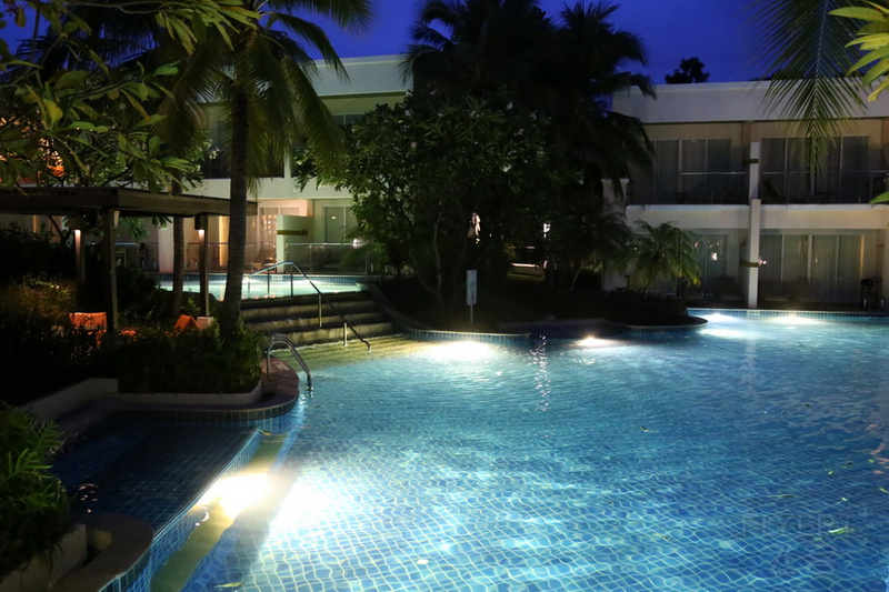 Hua Hin--Sheraton Hua Hin Resort & Spa at Night (10).JPG