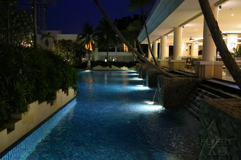 Hua Hin--Sheraton Hua Hin Resort & Spa at Night (14).JPG