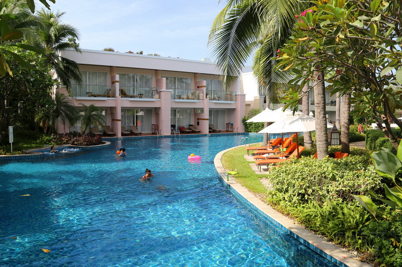 Hua Hin--Sheraton Hua Hin Resort & Spa Pools (18).JPG